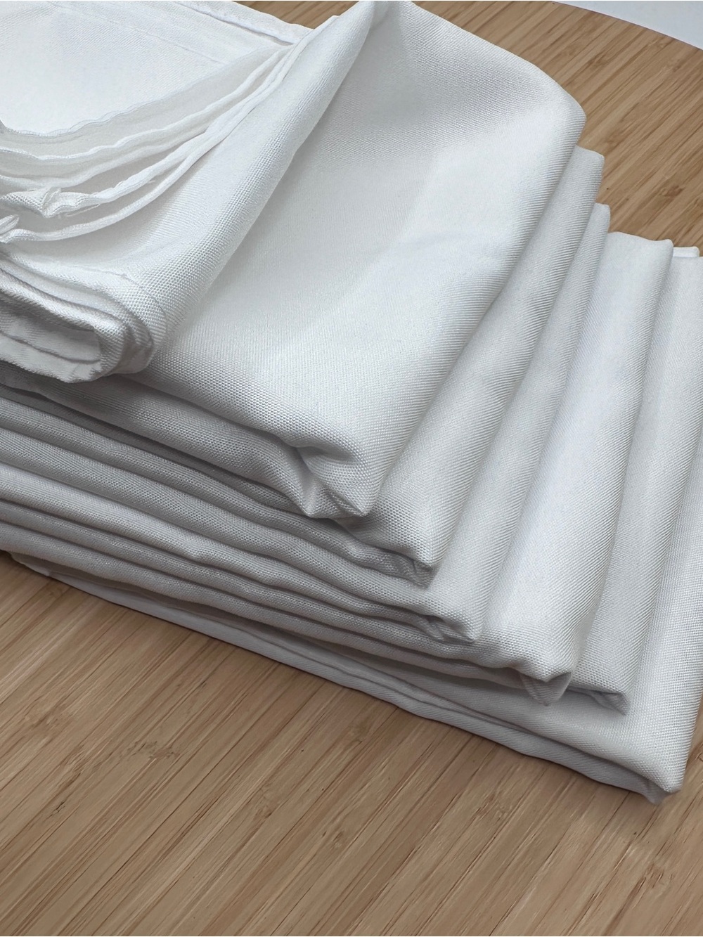 35 new white cloth napkins by Bailarina